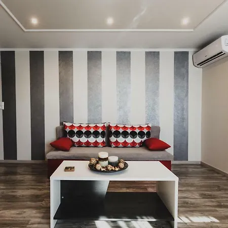 Lenti Street House