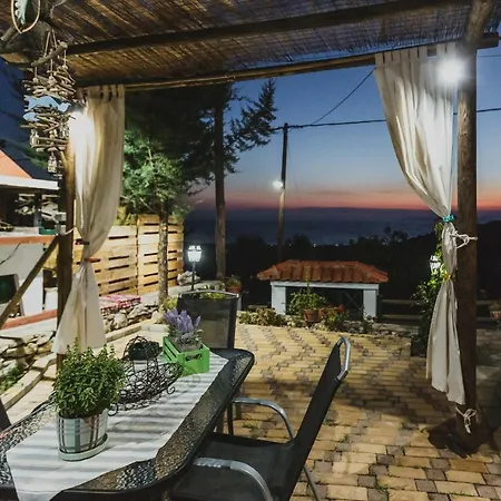 Lenti Street House