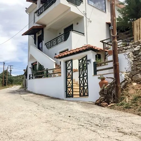 Lenti Street House *