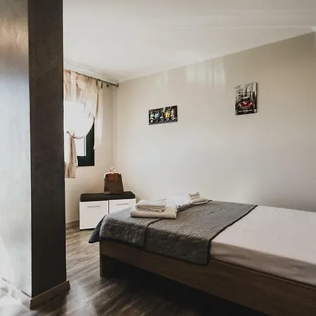 Lenti Street House Kallirakhi