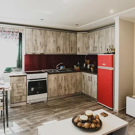 Lenti Street House شقة *