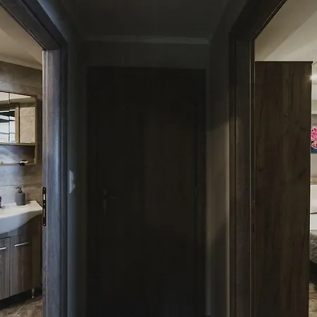 Lenti Street House