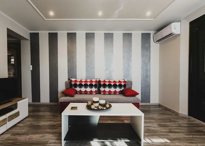 Lenti Street House