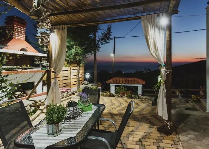 Lenti Street House