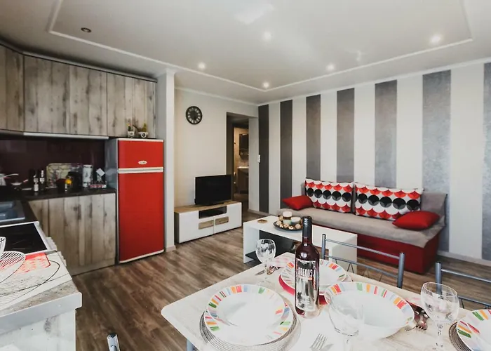 Lenti Street House