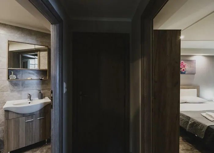 Lenti Street House